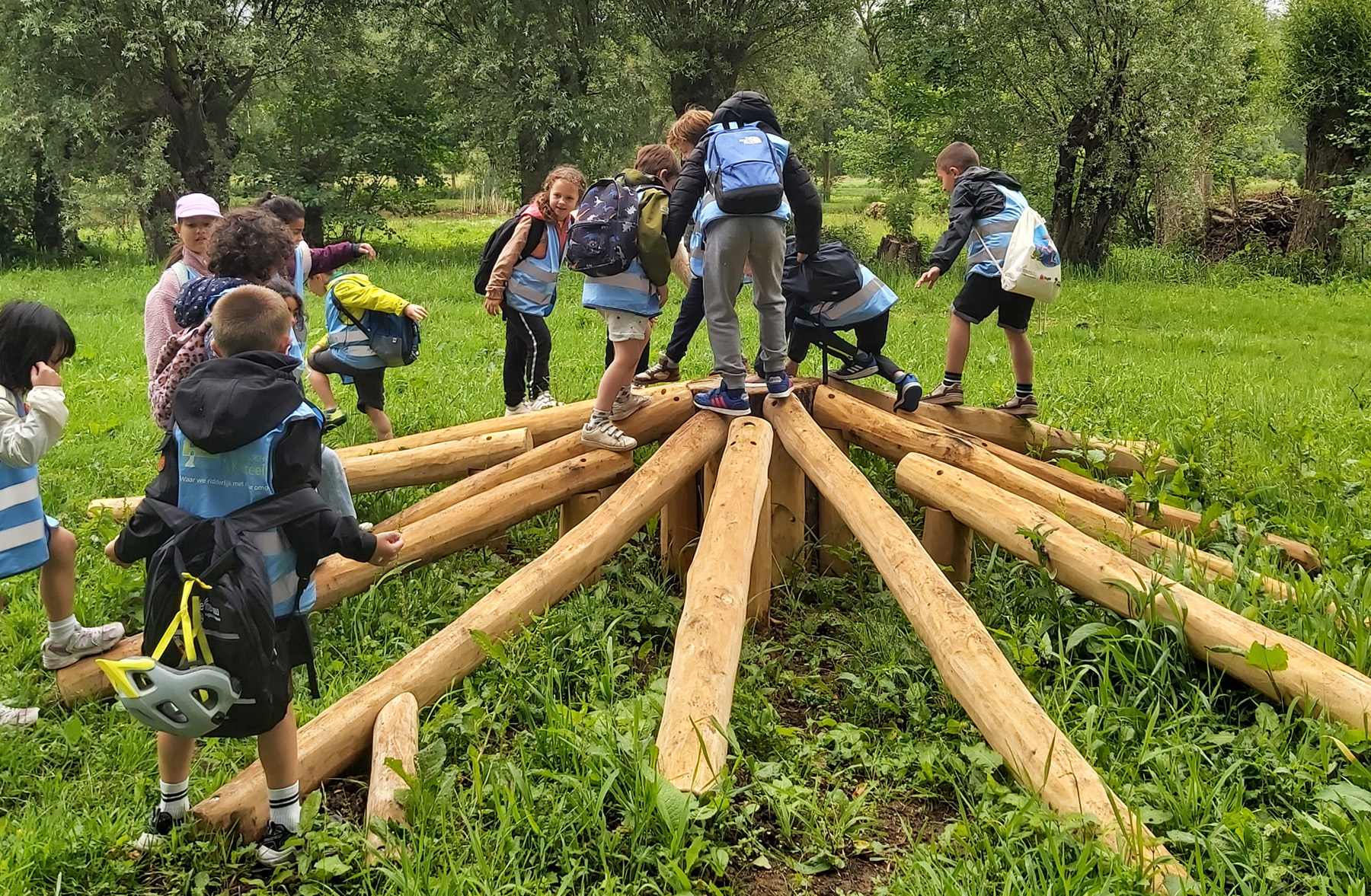 Kinderen op multimovepad